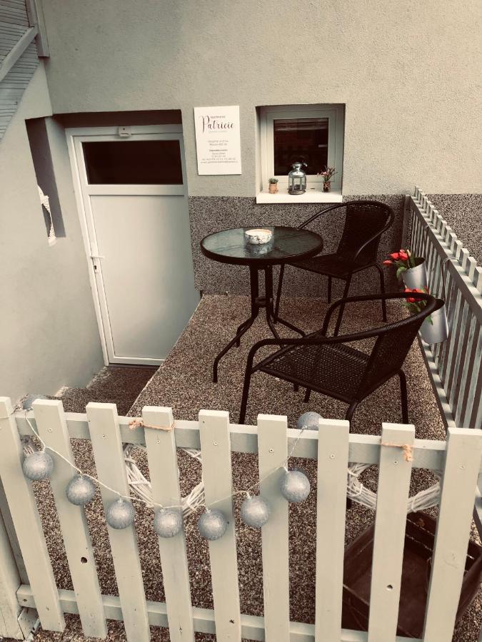 Apartmanek Patricie Room With Kitchenette Suitable For 2 Adults And 2 Children Mikulov Exteriör bild