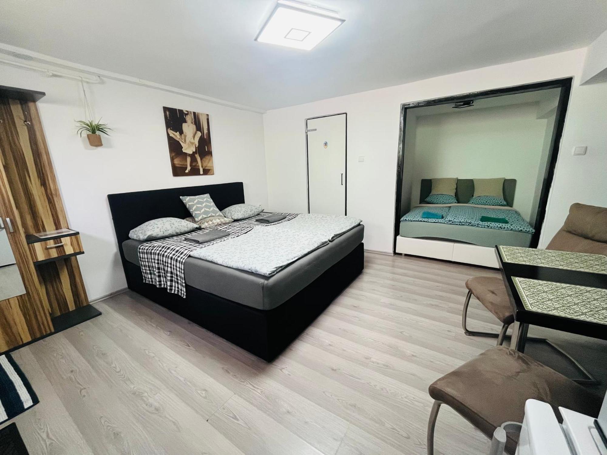 Apartmanek Patricie Room With Kitchenette Suitable For 2 Adults And 2 Children Mikulov Exteriör bild