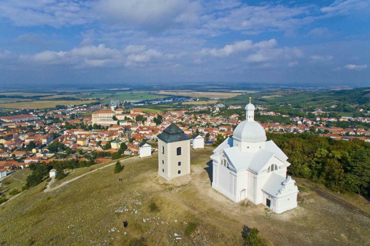 Apartmanek Patricie Room With Kitchenette Suitable For 2 Adults And 2 Children Mikulov Exteriör bild